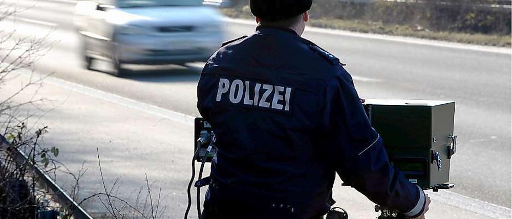 Autofahrer beschimpfen Radarfallen oft als "Abzocke".