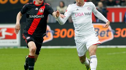 Leverkusen-Chef Wolfgang Holzhäuser hat den vorgeschlagenen Transfer von Lars Bender (links) nach München ausgeschlossen