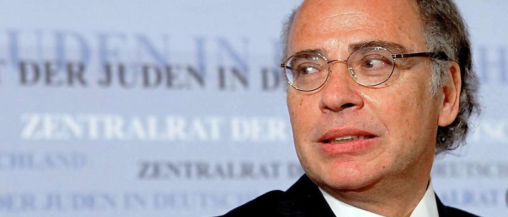 Der Anschlag mache deutlich, wie bedroht Israel sei, erklärte Dieter Graumann, der Präsident des Zentralrats der Juden in Deutschland: "Davor dürfen wir auch in Deutschland nicht die Augen verschließen."