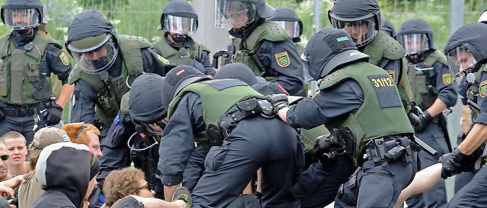 Zur Sicherheit und besseren Übersicht bei Großveranstaltungen und Demonstrationen, sollen Kameras die Arbeit der Polizei erleichtern.