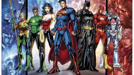 Helden posen. Aquaman, Green Lantern, Wonder Woman, Super- & Batman, Flash, Cyborg. 