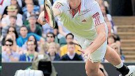 Vergeblich gestreckt. Florian Mayer gab gegen Novak Djokovic sein Bestes. Foto: dpa
