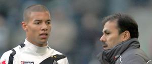 Alte Bekannte: Marcel Ndjeng (l.) und Trainer Jos Luhukay arbeiteten schon in Augsburg und Gladbach zusammen.