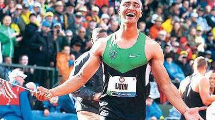 Kaum zu glauben. Ashton Eaton freut sich über seine Leistungen bei der US-Olympiaqualifikation. Aber sein Zehnkampf-Weltrekord hatte sich schon angedeutet. Foto: AFP