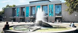 Der tiefe Fall am Rhein. Kölns Opernhaus hat sich unter Intendant Laufenberg gut entwickelt. Doch ein Finanzstreit eskalierte, und Laufenberg wurde entlassen. Foto: dpa