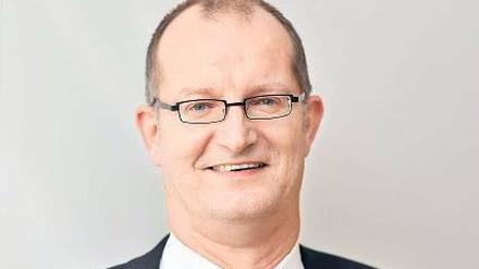 Der gebürtige Hesse Zielke (49) ist Bankkaufmann und Betriebswirt. Seit 1990 arbeitet er in Frankfurt – seit zehn Jahren bei der Commerzbank. Er ist verheiratet und hat zwei erwachsene Töchter.