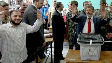 Mohammed Mursi, Kandidat der Muslimbrüder, hier bei seiner Stimmabgabe in der Stichwahl um das ägyptische Präsidentenamt.