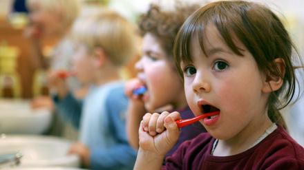 Berlin fällt in der Zahngesundheit durch. Zu viele Kinder haben schlechte Zähne.