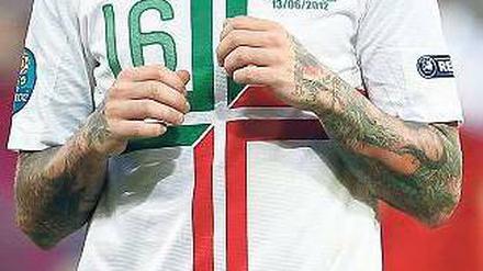 Hechelnd zum Titel. Raul Meireles beackert den gesamten Platz und treibt Portugal an. Foto: dapd