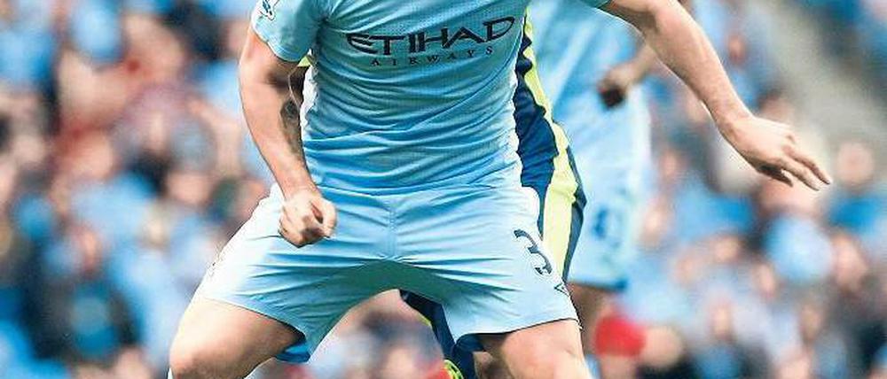 Nie mehr in Blau? Carlos Tevez ist bei Manchester City in Ungnade gefallen. Foto: dapd