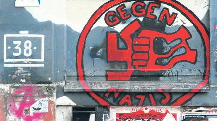 Wer sich gegen Rechts engagiert, gerät oft selbst ins Visier der Neonazis.