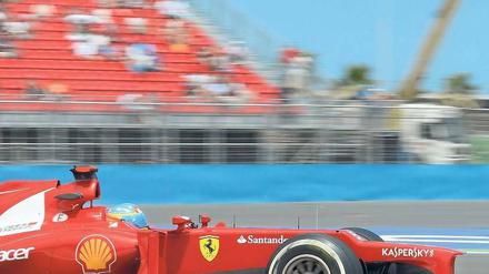 Freie Platzwahl. Beim Großen Preis von Europa in Valencia waren beim Qualifying viele Sitze frei. Auch beim Rennen wird das nicht anders sein. Denn viele Fans können sich die teuren Tickets nicht mehr leisten. 