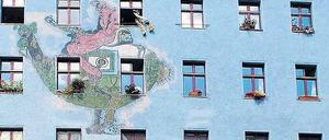 Die Oranienstraße 45 in Kreuzberg: und die Grünberger Straße 73 in Friedrichshain waren die ersten Projekte in Berlin. Zehn Häuser gibt es inzwischen in der Hauptstadt, 50 Gruppen suchen noch nach Objekten.