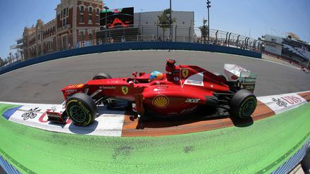 Fernando Alonso gewinnt das Heimspiel in Valencia.