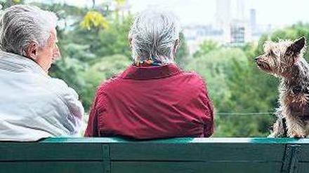 Zukunftsaufgabe. Angesichts des demografischen Wandels wird der Kampf gegen Krebs immer wichtiger. Die moderne Medizin kann heute auch bei Älteren viel tun. Foto: dapd