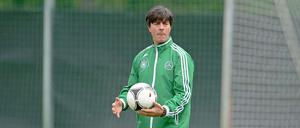 Heute gehts los: Bundestrainer Jogi Löw hat seine Aufstellung für das erste Gruppenspiel gegen Portugal noch nicht bekannt gegeben.