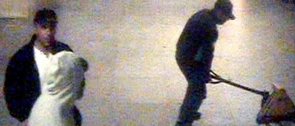 Diese mutmaßlichen Geldautomaten-Diebe werden von der Polizei gesucht.