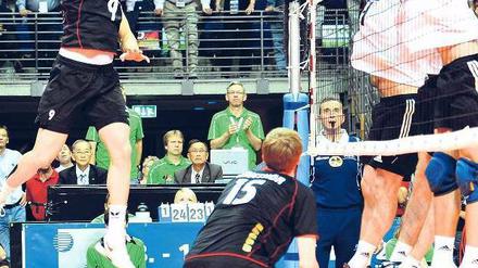Der Hammer. Neben den beiden Hockey-Teams sind die Volleyballer um Diagonalangreifer Georg Grozer die einzige Mannschaft aus Deutschland bei den Spielen in London. 