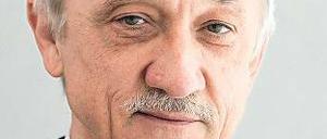 Heinrich Alt (62) studierte Politik und Germanistik an der Uni Trier. Von 1998 bis 2000 war er Staatssekretär im Kieler Arbeitsministerium. Seit 2002 ist Alt im Vorstand der Bundesagentur für Arbeit.