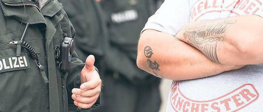Harter Gegner. Nach den Razzien im Rockermilieu werden in Potsdam Polizisten bedroht. Im Berliner Landeskriminalamt steht die Chefermittlerin in der Kritik.