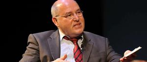 Der Chef der Linken-Bundestagsfraktion, Gregor Gysi, sorgt sich um die Zukunft seiner Partei.