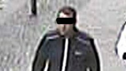 Mit Bildern aus einer Überwachungskamera konnte die Polizei den mutmaßlichen Täter identifizieren.