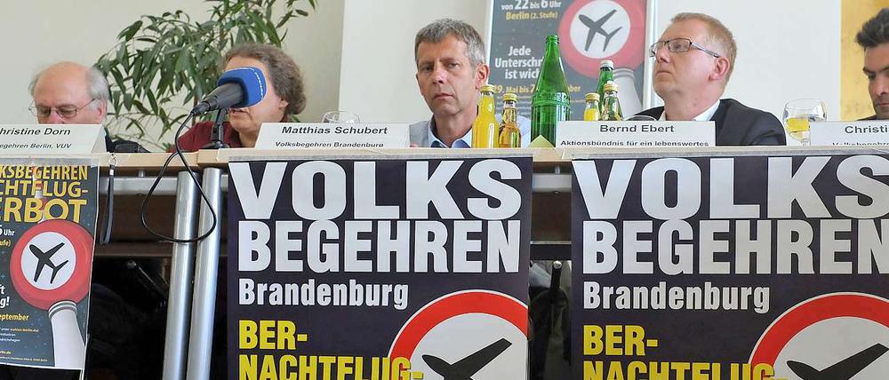 Start. Die Unterschriftensammlung fürs BER-Nachtflugverbot hat begonnen. 
