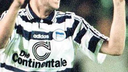 Querstreifen standen ihm gut. Der Stürmer Michael Preetz ist eine Hertha-Legende. Als Manager macht er in Nadelstreifen bisher einen weniger guten Eindruck. 