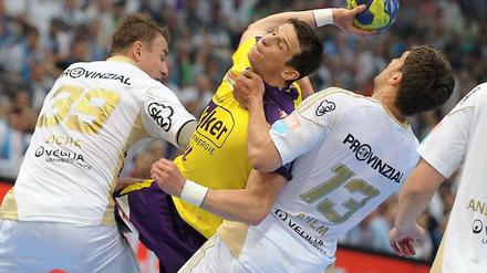 Knapp daneben: Die Füchse, hier Bartlomiej Jaszka, scheitern in der Champions League am THW Kiel.