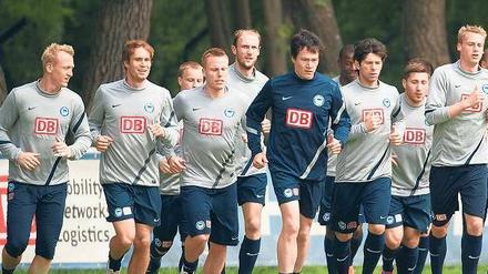 Hertha läuft aus. Am Samstag ging eine scheinbar unendliche Berliner Bundesligasaison zu Ende.