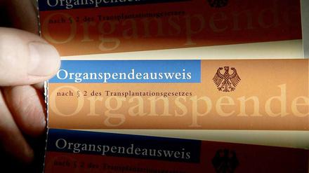 Künftig wird jeder per Brief gefragt, ob er oder sie im Zweifel Organe spenden würde.