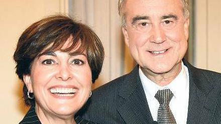 "Traumpaar des deutschen Fernsehens" wurden Paola und Kurt Felix genannt. Zusammen moderierten sie die Show „Verstehen Sie Spaß?“. Am vergangenen Mittwoch ist Kurt Felix im Alter von 71 Jahren an den Folgen einer Krankheit gestorben. 