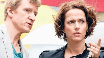 Plötzlich verbunden: Henk (Jens Albinus) und Eva (Claudia Michelsen). Foto: HR