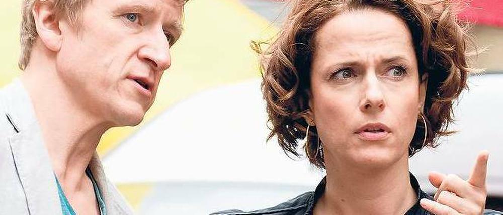 Plötzlich verbunden: Henk (Jens Albinus) und Eva (Claudia Michelsen). Foto: HR