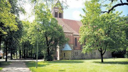 Die Friedenskirche am Don-Ugoletti-Platz in Grünau.