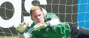 Den hat er. Marc-André ter Stegen beim Training der Nationalmannschaft. Foto: dpa