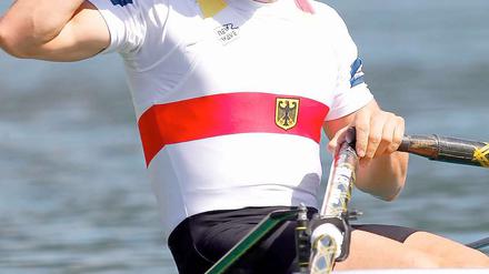 Es grüßt der selbst ernannte Olympiafavorit. Marcel Hacker setzt sich erneut unter enormen Erfolgsdruck. Dabei muss er erst um die Qualifikation für London kämpfen. 