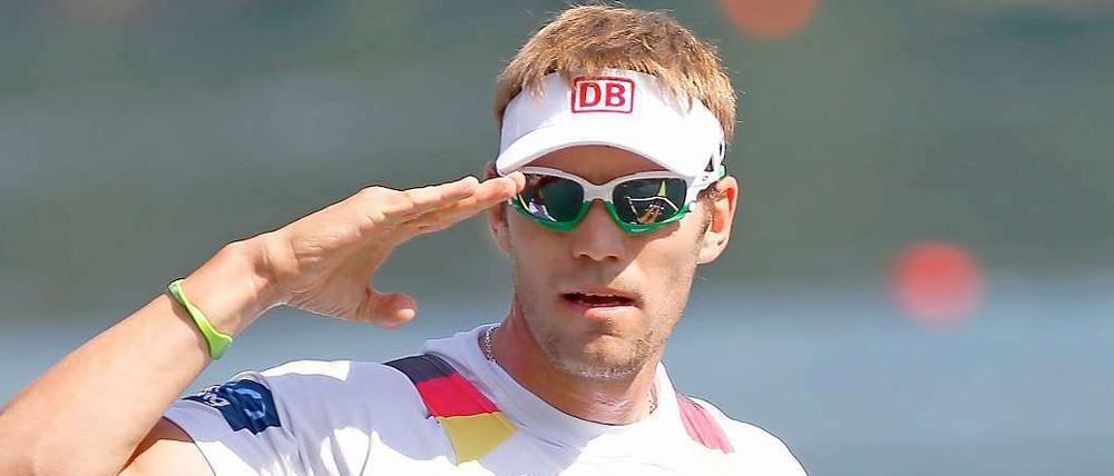 Es grüßt der selbst ernannte Olympiafavorit. Marcel Hacker setzt sich erneut unter enormen Erfolgsdruck. Dabei muss er erst um die Qualifikation für London kämpfen. 