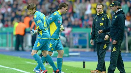 Zeit zum Wechseln. Langerak kommt für den verletzten Weidenfeller ins Spiel.