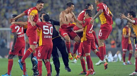 Jubel bei den Spielern von Galatasaray Istanbul.