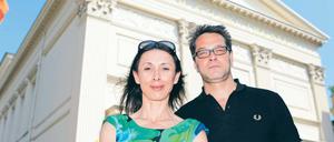 Mittendrin. Shermin Langhoff und Jens Hillje vor ihrer neuen Wirkungsstätte beim Boulevard Unter den Linden. 