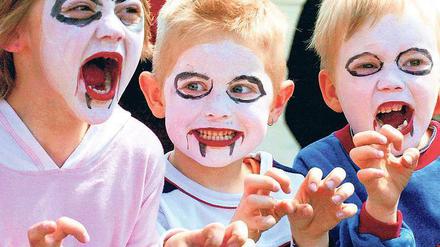Buh. Wenn das "Dungeon" entsprechendes Personal sucht, könnte ich ein Blick auf Berlins Kinderfeste lohnen. Dort gibt es einige Talente, die Spaß am Erschrecken haben.