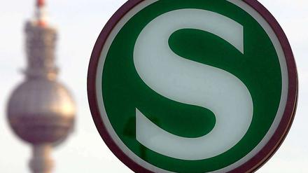Mit Müh und Not schafft es die S-Bahn in Berlin, den aktuellen Fahrplan einzuhalten. Sie ist aber anfällig für Ausnahmesituationen - und die gibt es in Berlin ständig.