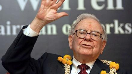 Trotz Prostatakrebs: Starinvestor Warren Buffett will seinen Chefposten noch nicht aufgeben. „Ich fühle mich großartig, als ob ich gesund wäre“, sagte der 81-Jährige.  