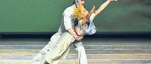 Schüler der Staatlichen Ballettschule in einer Inszenierung des "Kleinen Prinzen".