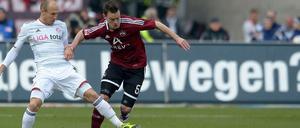 Arjen Robben (l.) erzielte das entscheidende 1:0 für die Bayern gegen den "Club" um Hanno Balitsch.