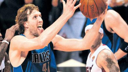 Basketball-Fieber. 21 Millionen TV-Zuschauer sahen in den USA den Sieg der Dallas Mavericks bei den Miami Heat. Bei ARD oder ZDF schaute man in die Röhre. Foto: AFP