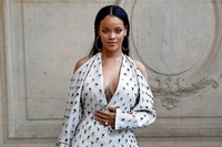 Sängerin Rihanna beklagt sich über ein Werbemotiv mit ihrem Foto.