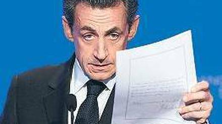 Lesen, jetzt! Sarkozy stellt seinen Brief vor. 