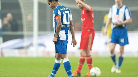 Herthas melancholische Seele. An guten Tagen zählt Raffael (links) zu den besten Spielern der Liga. An schlechten ist er bestenfalls ein Mitläufer. 